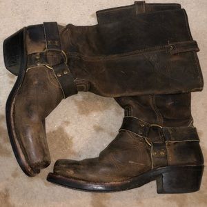 Frye Harness 15r boots